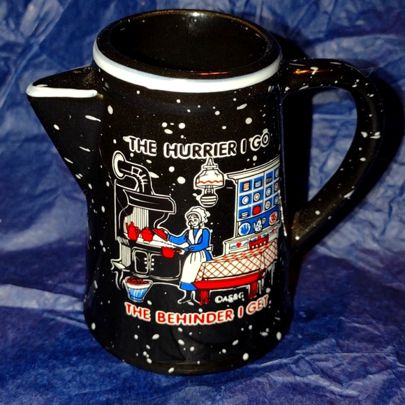 Old vintage collectible funny shot glass~the hurrier I go the behinder I get.